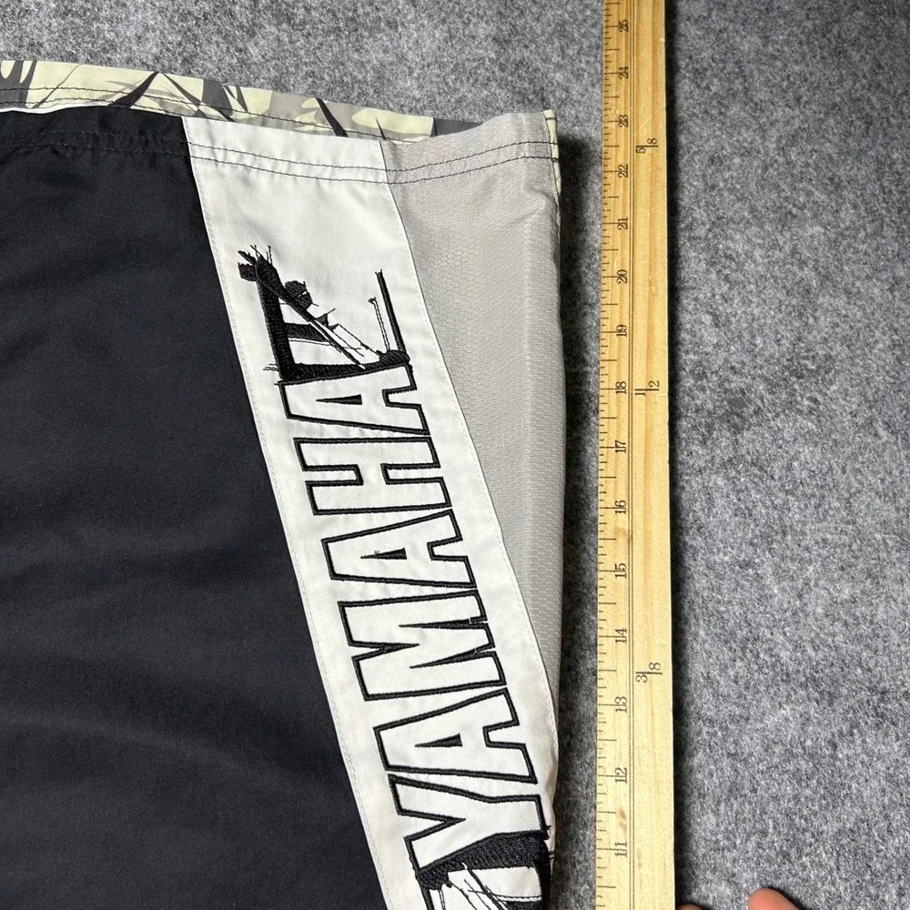 Yamaha Board Shorts Black White Graphic Skater Baggy Y2K Retro Size 36